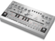 BEHRINGER - Sintetizzatore analogico di bassi con Step sequencer, Filtro risonante e arpeggiatore