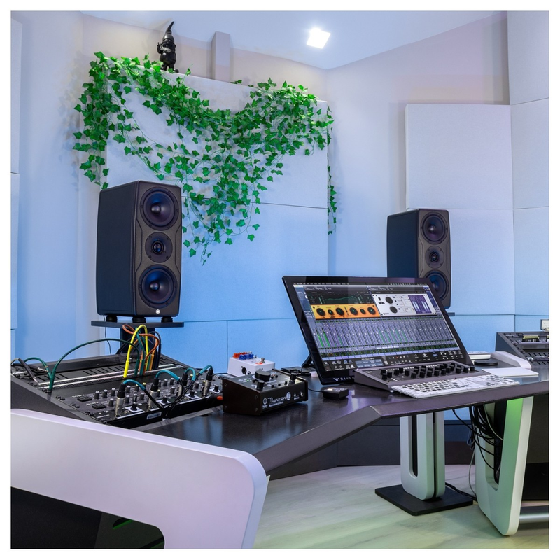 IK MULTIMEDIA - 