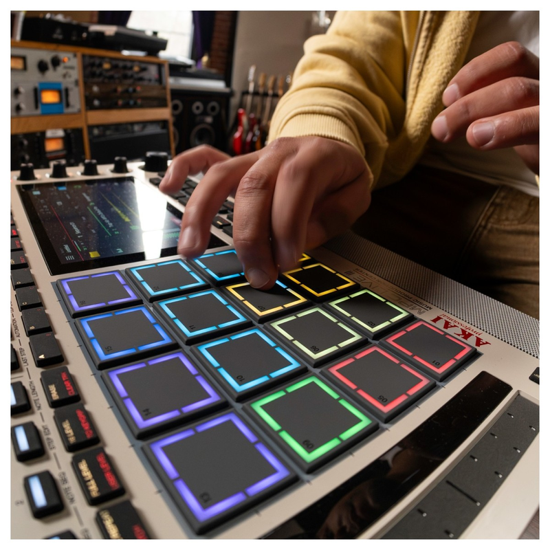AKAI - 