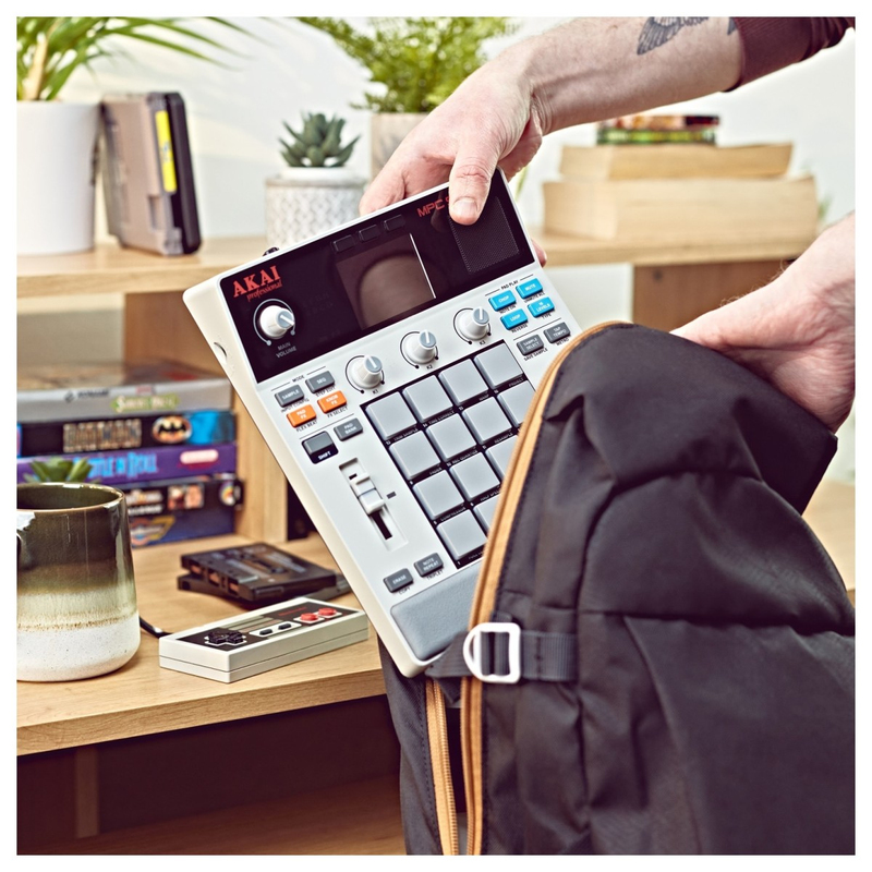 AKAI - Campionatore e sequencer standalone a batteria