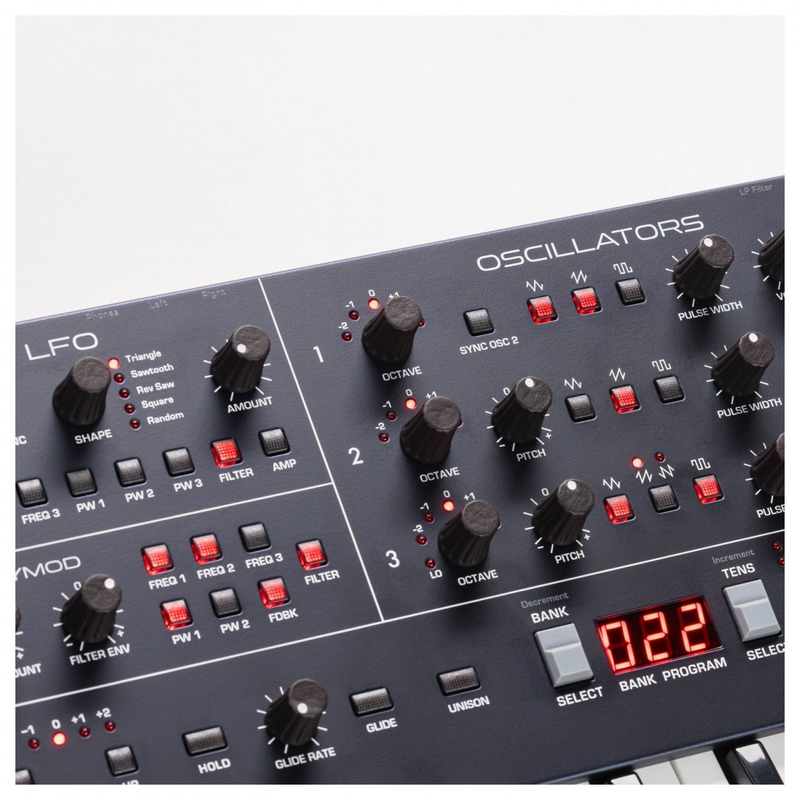 Sequential - SINTETIZZATORE ANALOGICO POLIFONICO 6 VOCI
